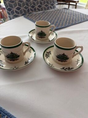 NWT Spode  Christmas Tree Demitasse Cups and Saucers